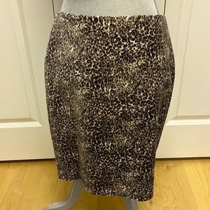 Leopard look skirt. Sz 8P